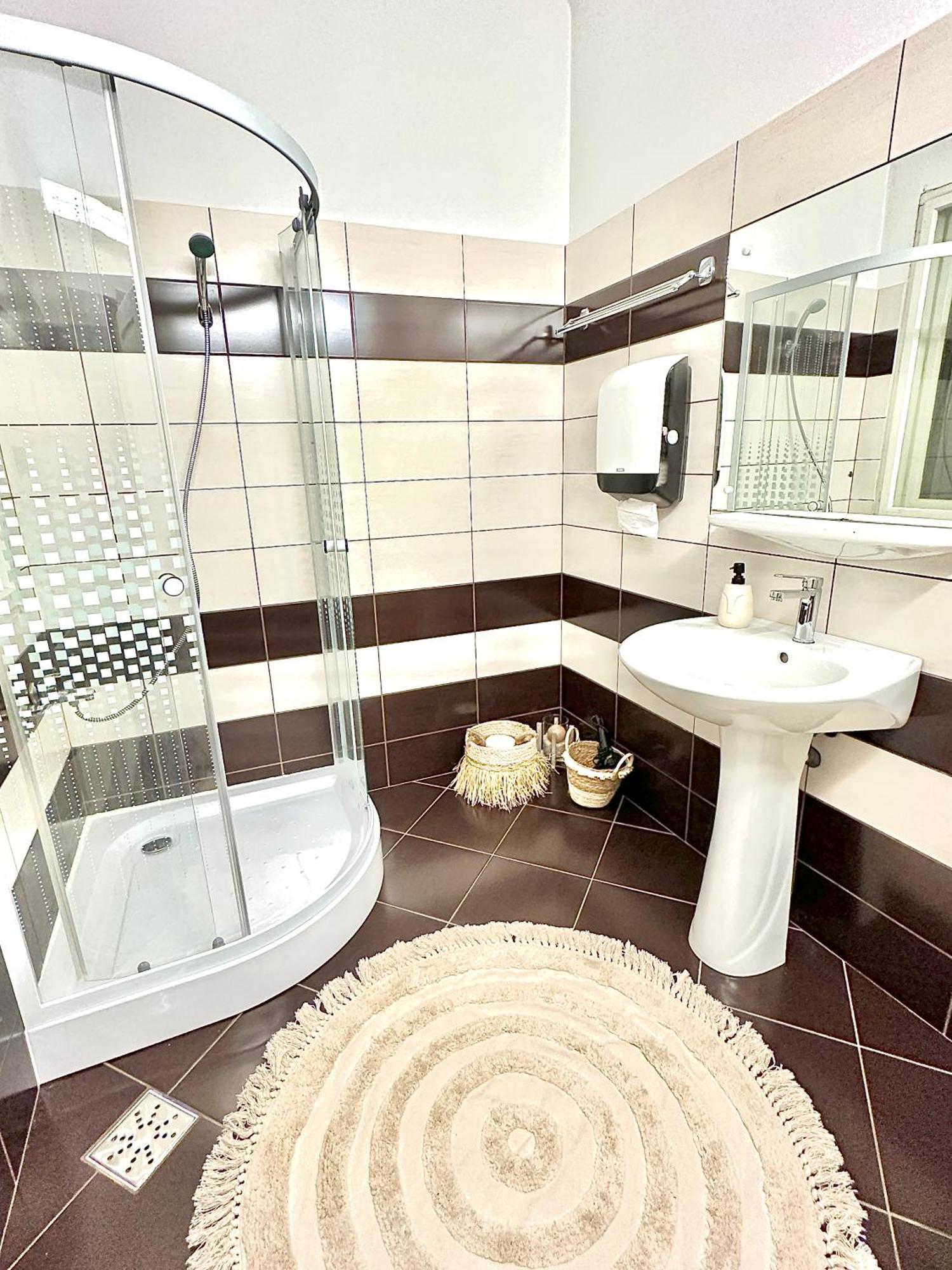 Home Central Apartment Sibiu Apartment *